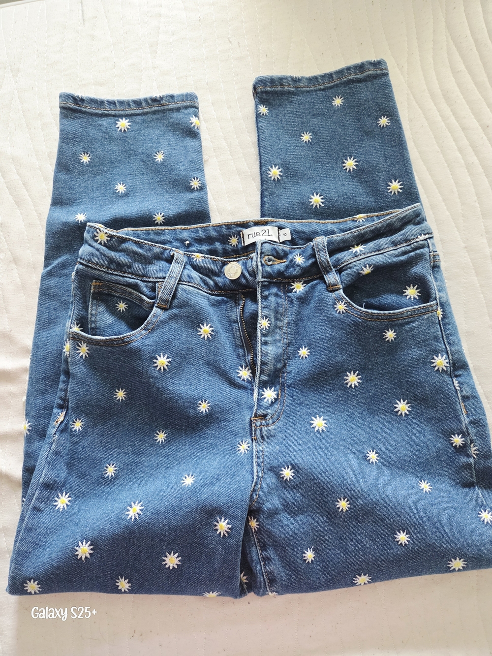 Rue21 Blue Denim High-Rise Jeans with Daisy Embroidery